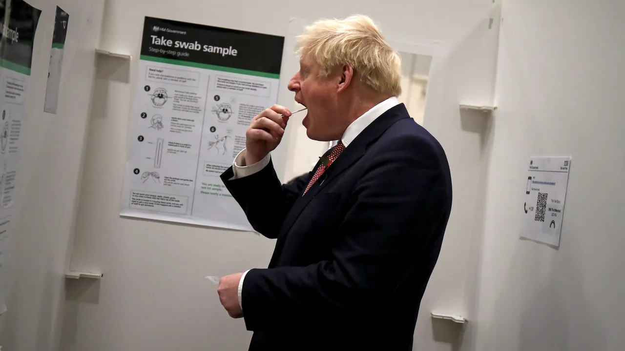 VIDEO Mesajul lui Boris Johnson, în a cincea zi de izolare. „Vom rupe lanţul de transmitere şi vom opri virusul”