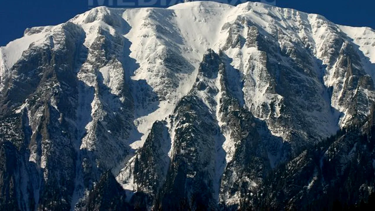 Strat de zăpadă de 2 centimetri la Bâlea Lac, după ce temperaturile au scăzut sub zero grade Celsius