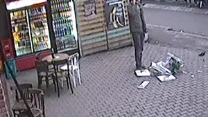 La un pas să fie omorât de o imprimantă aruncată pe geam! Imagini filmate în România