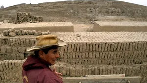 Mumia veche de peste 1.200 de ani a unui nobil dintr-o civilizaţie preincaşă, descoperită în Peru