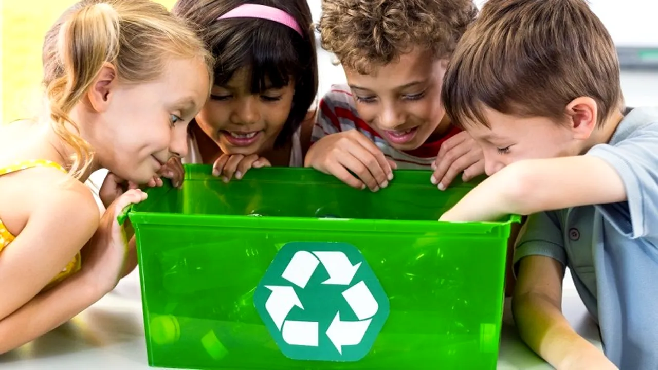 Doar unul din trei elevi români ştie ce înseamnă reciclarea deşeurilor