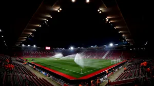 Planul englezilor pentru reluarea campionatului din Premier League: Sterilizarea mingilor, interdicţia de a scuipa în timpul meciului şi jucători în carantină tot sezonul