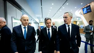Geoană, umăr la umăr cu Blinken: NATO va continua să răspundă tuturor provocărilor şi ameninţărilor
