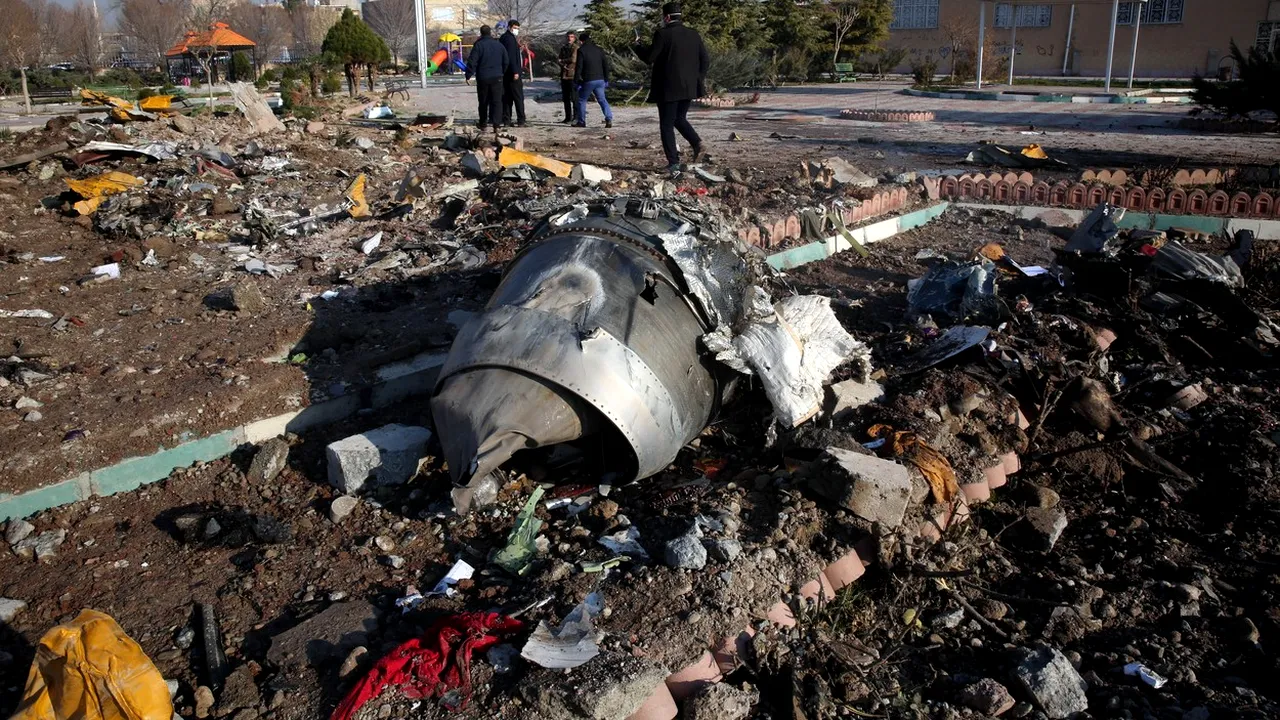 Oficial iranian: Cutiile negre ale avionului de pasageri doborât în ​​Iran vor fi trimise în Ucraina