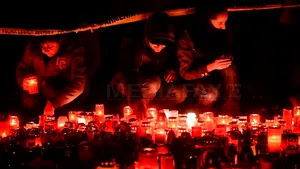 Parastas de nouă zile, oficiat de 15 preoţi, pentru victimele incendiului din Clubul Colectiv