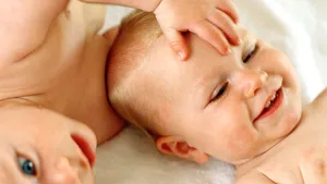 Au fost născuţi gemenii care au taţi diferiţi. ''Acest lucru este rar pentru întreaga lume''. VIDEO