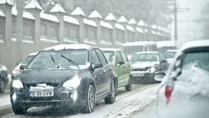 GALERIE FOTO: Ninsoarea a îngreunat traficul pe majoritatea arterelor din Capitală