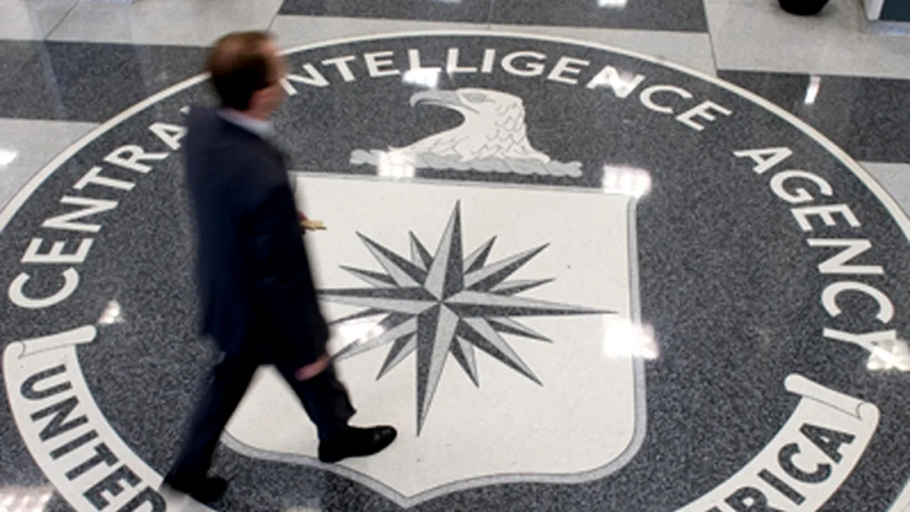 Manual de trucuri folosite de CIA în perioada Războiului Rece, reeditat în 2009