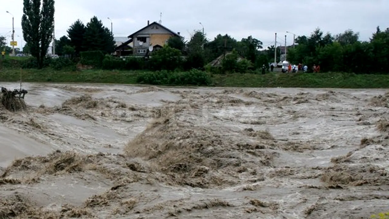 Case inundate şi fără curent electric în R.Moldova, din cauza ploilor