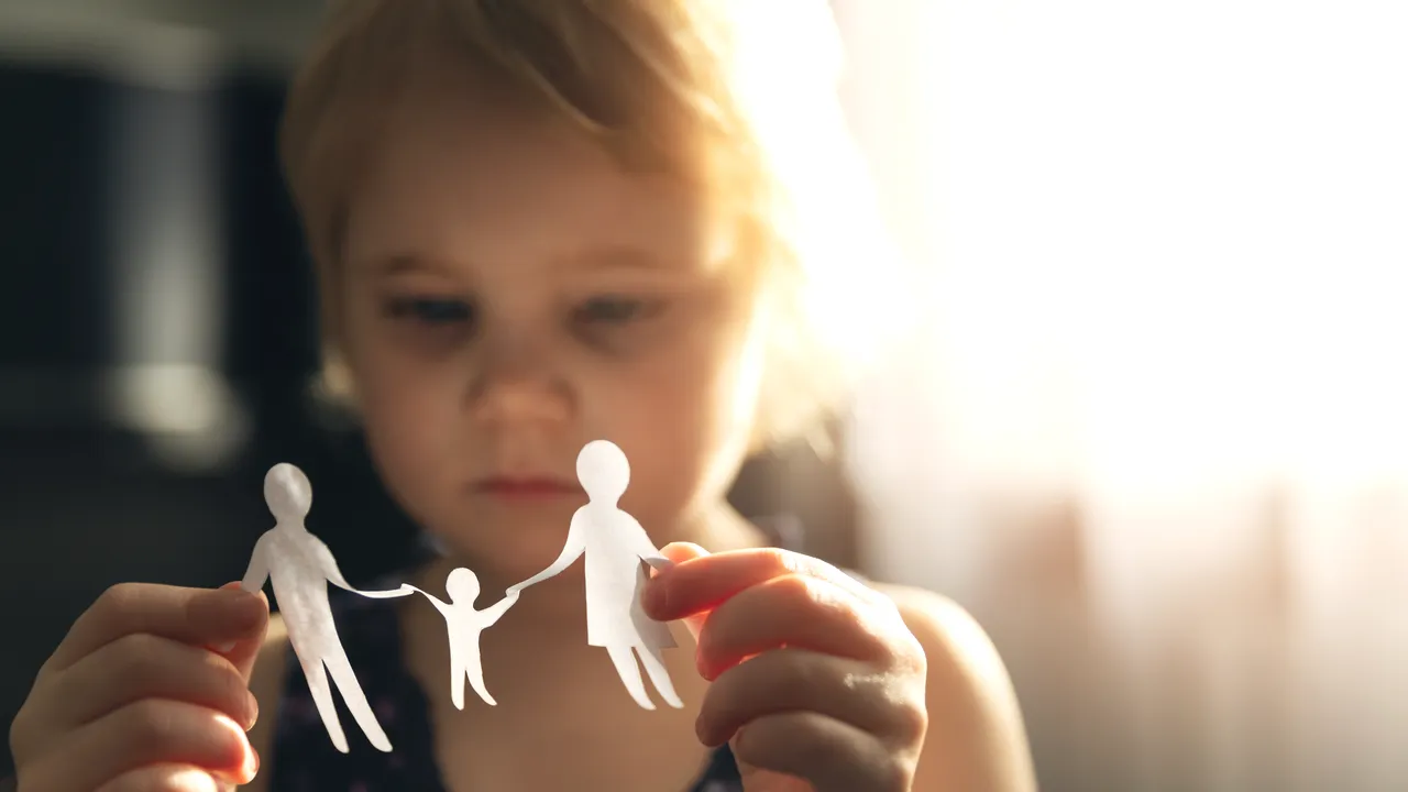Cum gestionezi un divorţ? Despărţirea părinţilor îi afectează mai ales pe cei mici