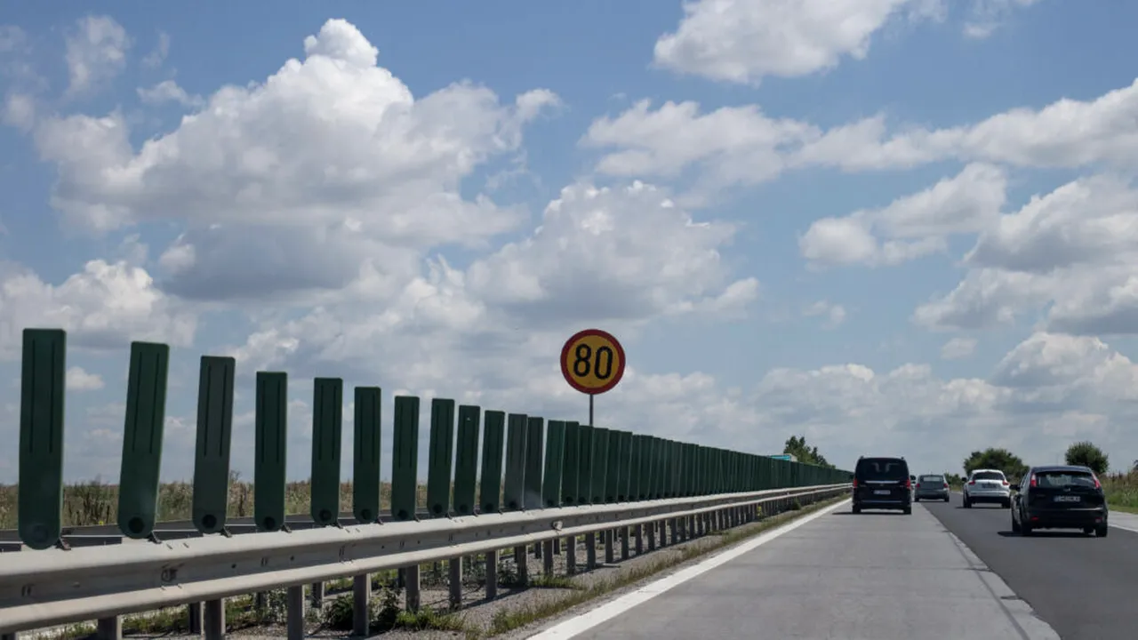 Accident pe Autostrada Soarelui. O persoană a fost rănită, iar două mașini au rămas blocate pe A2