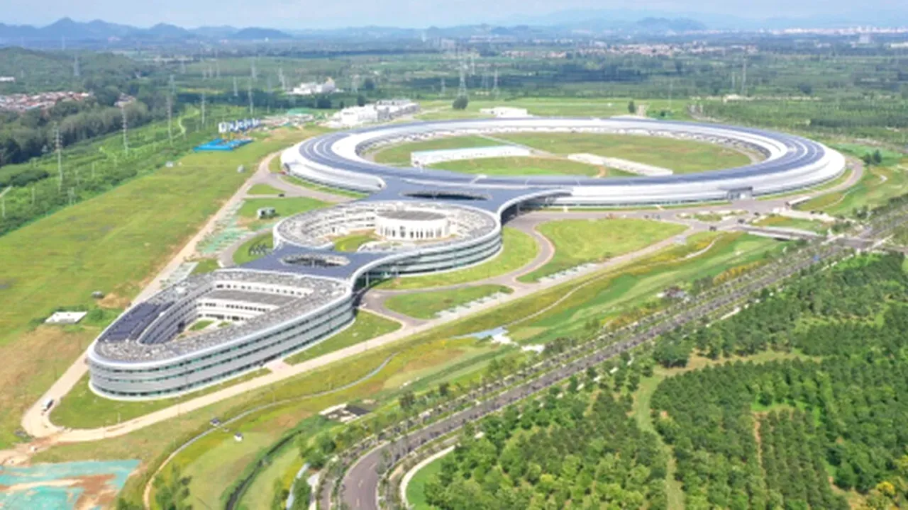 De un trilion de ori mai strălucitoare decât soarele: China a construit cea mai puternică sursă de lumină cu raze X