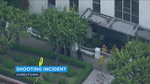 FOTO, VIDEO | INCIDENT ARMAT la consulatul Chinei din Los Angeles: Un bărbat a deschis focul, apoi s-a sinucis