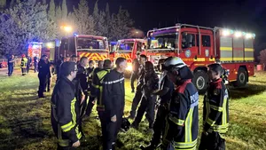 Pompierii români au intervenit la un incendiu izbucnit la un bungalow din Franța