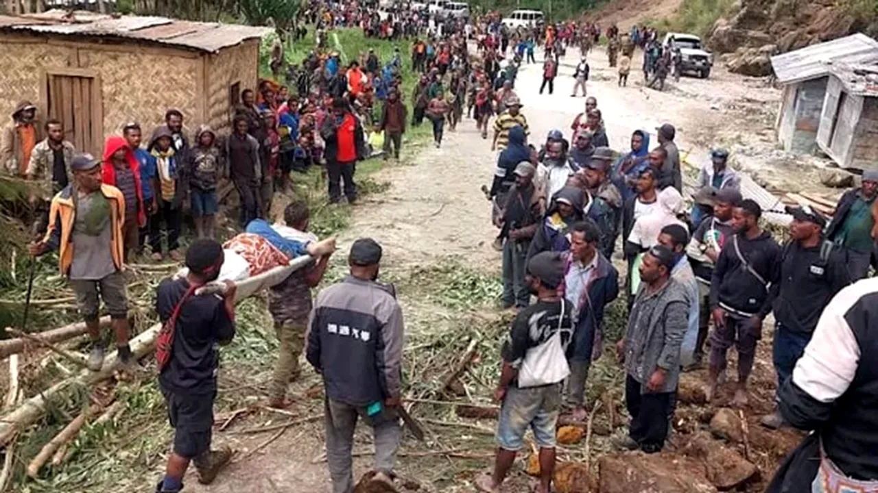 Mii de locuitori din Papua Noua Guinee, evacuaţi din calea alunecării de teren