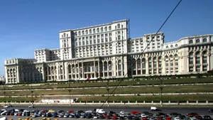 Peste 300.000 de lei - asigurările RCA pentru maşinile Camerei Deputaţilor