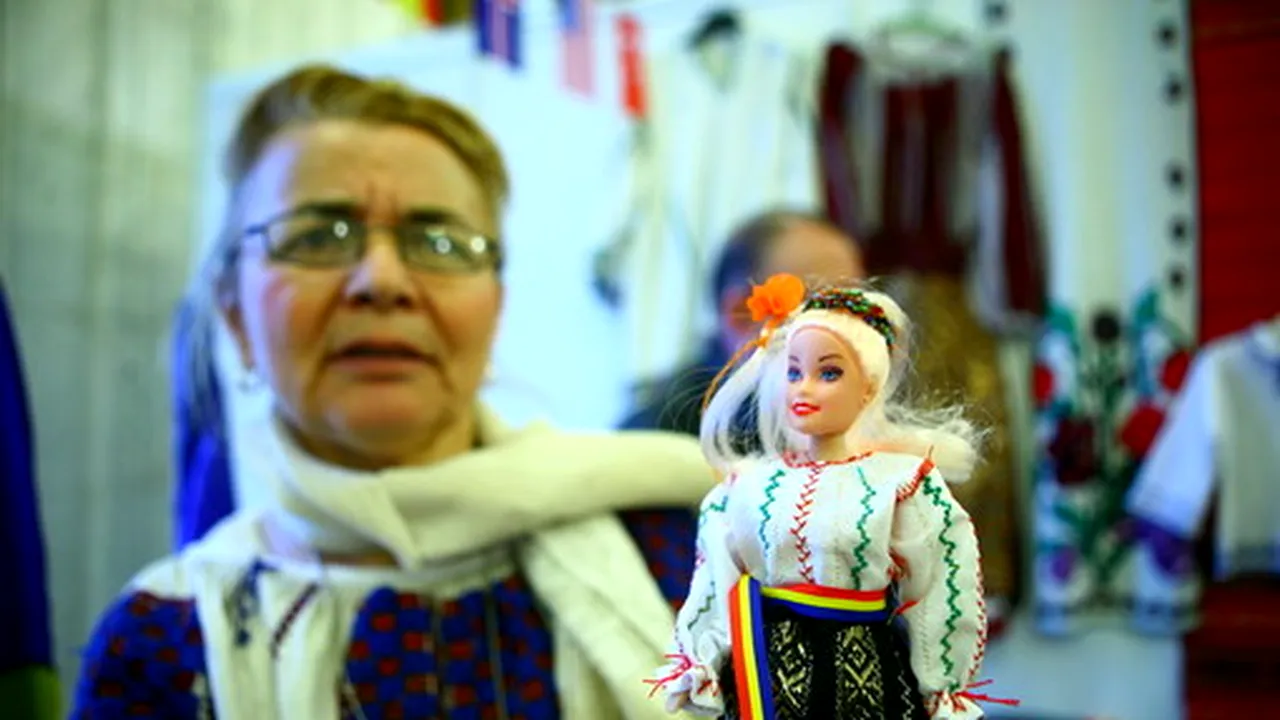 Cât costă păpuşa Elena Udrea?