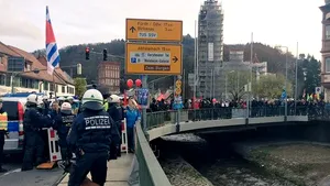 VIOLENŢE la un protest împotriva partidului de extremă-dreapta din Germania: 125 de persoane au fost arestate