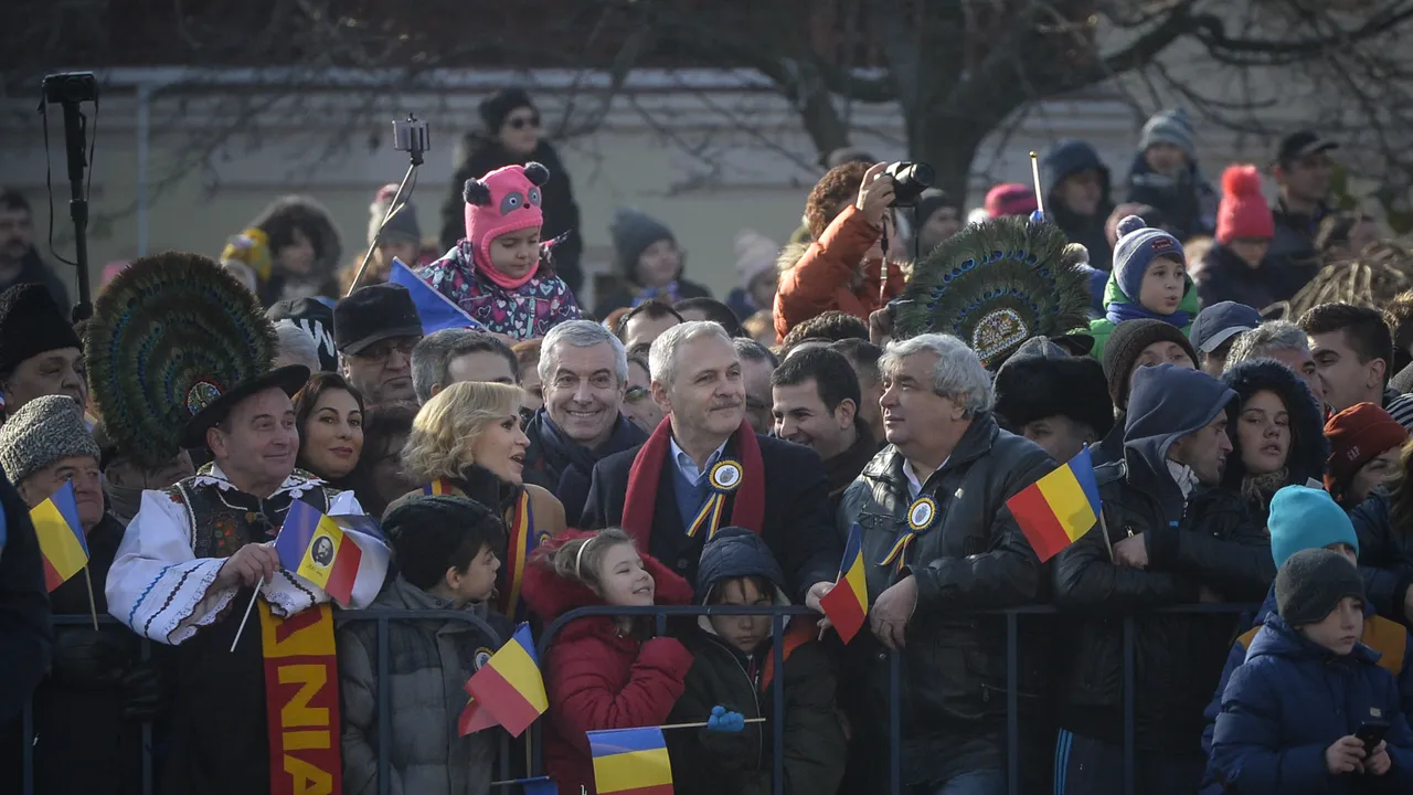 Preşedintele Senatului nu vrea să stea alături de şeful statului, la parada de 1 decembrie: Aş cauţiona postura în care se află de patron al statului paralel/ Ministrul Apărării, la mijloc între liderii de instituţii
