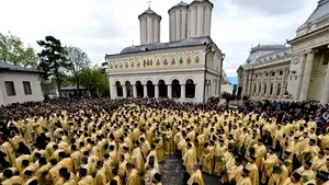 Ministerul Justiţiei vrea să dea gratuit Patriarhiei 240 de metri pătraţi în Suceava