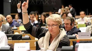 Renate Weber cere CE o reacţie la decizia 