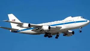 Boeing E4-B, „avionul Apocalipsei”, a fost conceput pentru a transporta liderii SUA în cazul unui război nuclear. Poate sta în aer câteva zile

