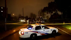 Trei morţi şi doi răniţi în urma unui atac armat în Toronto. Poliţia nu ştie deocamdată cine a comis atacul