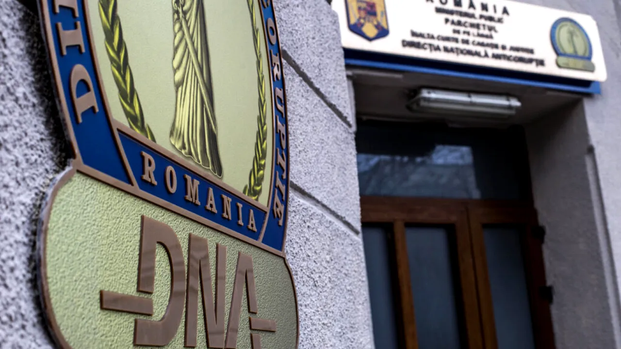 Arhitectul șef, administratorul public și adjunctul Poliției Locale Sector 5, reținuți