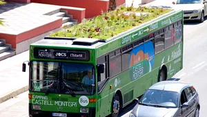 AUTOBUZUL-GRĂDINĂ: Mijlocul inedit de transport public, menit să purifice aerul - FOTO, VIDEO