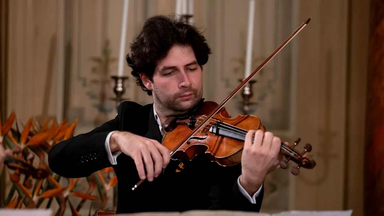 Violonistul Valentin Şerban s-a calificat în finala Concursului Enescu