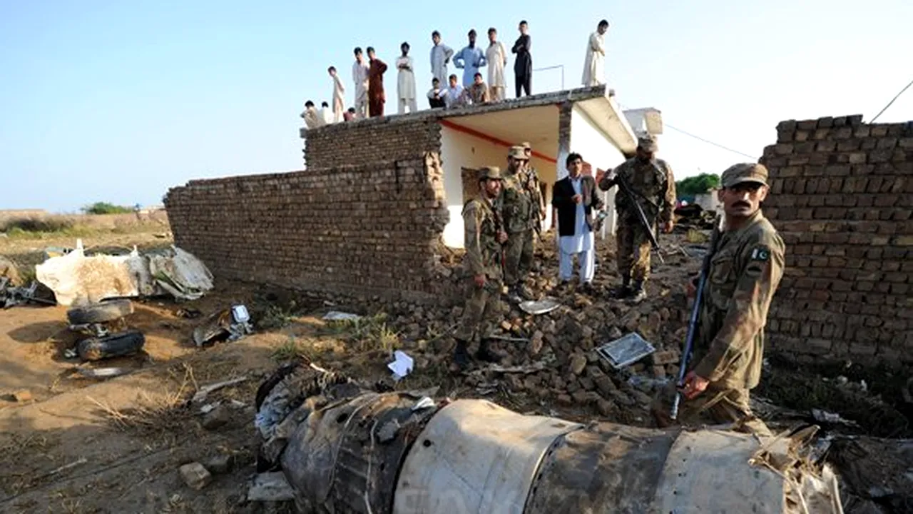 Accidentul aviatic din Pakistan a fost cauzat de condiţiile meteorologice dificile