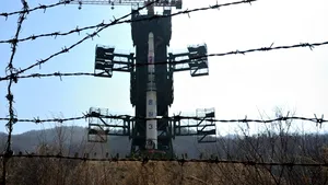 Satelitul lansat de Coreea de Nord nu funcţionează şi este într-o poziţie incorectă