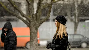 Prognoză meteo specială pentru Bucureşti. ANM anunţă vreme deosebit de rece şi ninsori. Cât de mare va fi stratul de zăpadă