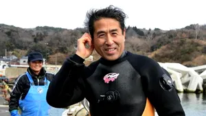 Japonia încă îşi plânge victimele, la 10 ani după tsunami. Scafandrul Yasuo Takamatsu, în căutarea iubirii pierdute în tragedia din 2011