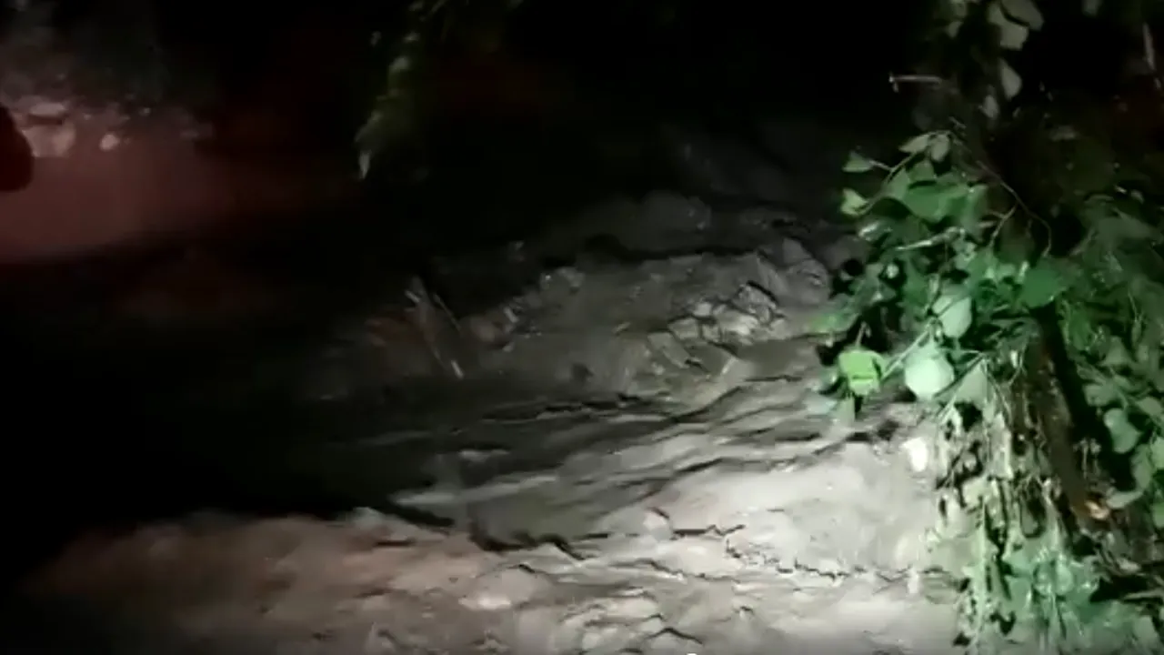 Avertisment Salvamont: Sunt posibile alunecări de teren, nu vă aventuraţi pe munte| VIDEO