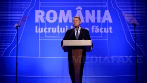 Iohannis şi-a prezentat programul pentru alegerile prezidenţiale la Palatul Parlamentului