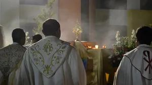 Preot italian suspectat că a omis să spună la petreceri deocheate că este seropozitiv