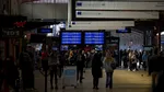 Circulația unor trenuri de călători este afectată de o pană de curent în Gara de Nord