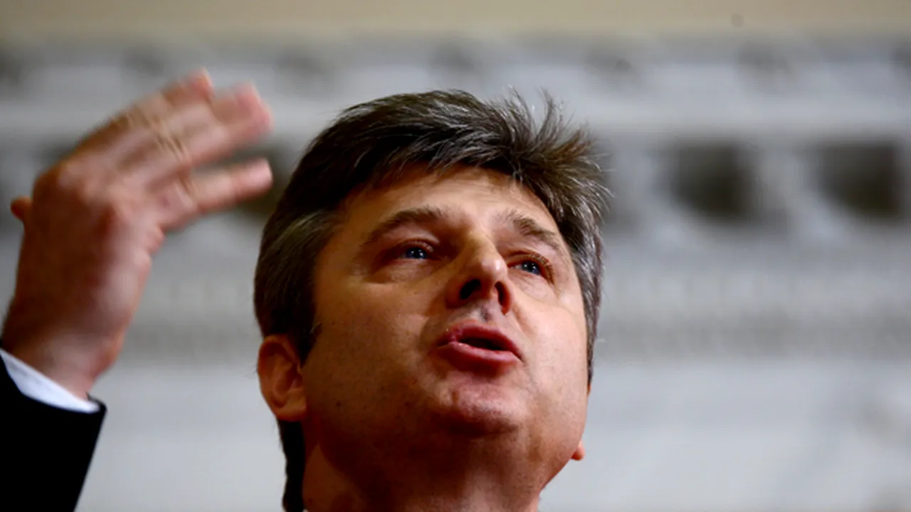 Pandele se ţine de cuvânt! Candidează unde candidează şi Vanghelie