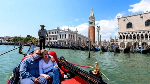 Turiştii s-au întorc în Veneţia pentru redeschiderea Palatului Dogilor. Celebrul oraş ia în considerare un nou mod de a face turism

