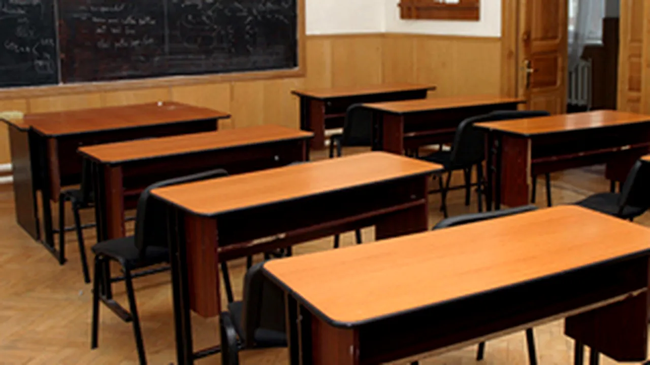 Romanian Education Unions Call For Pay Raise Law To Be Applied