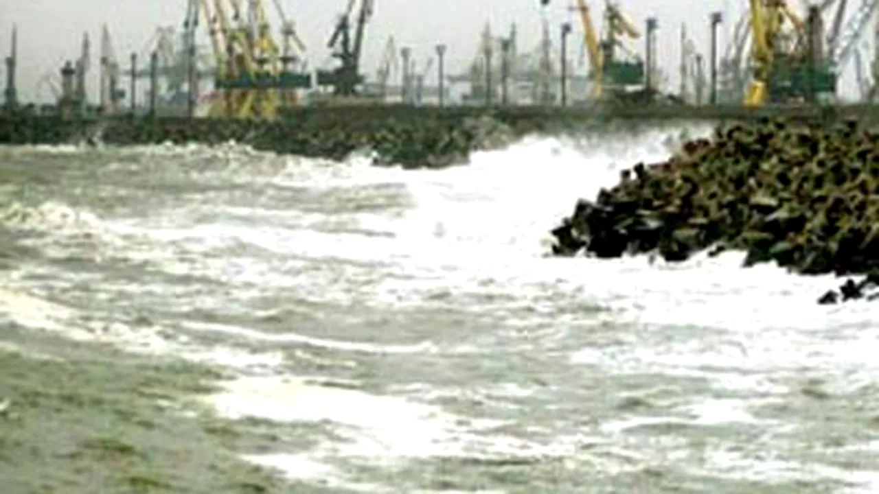 Porturile maritime au fost închise din cauza vântului puternic