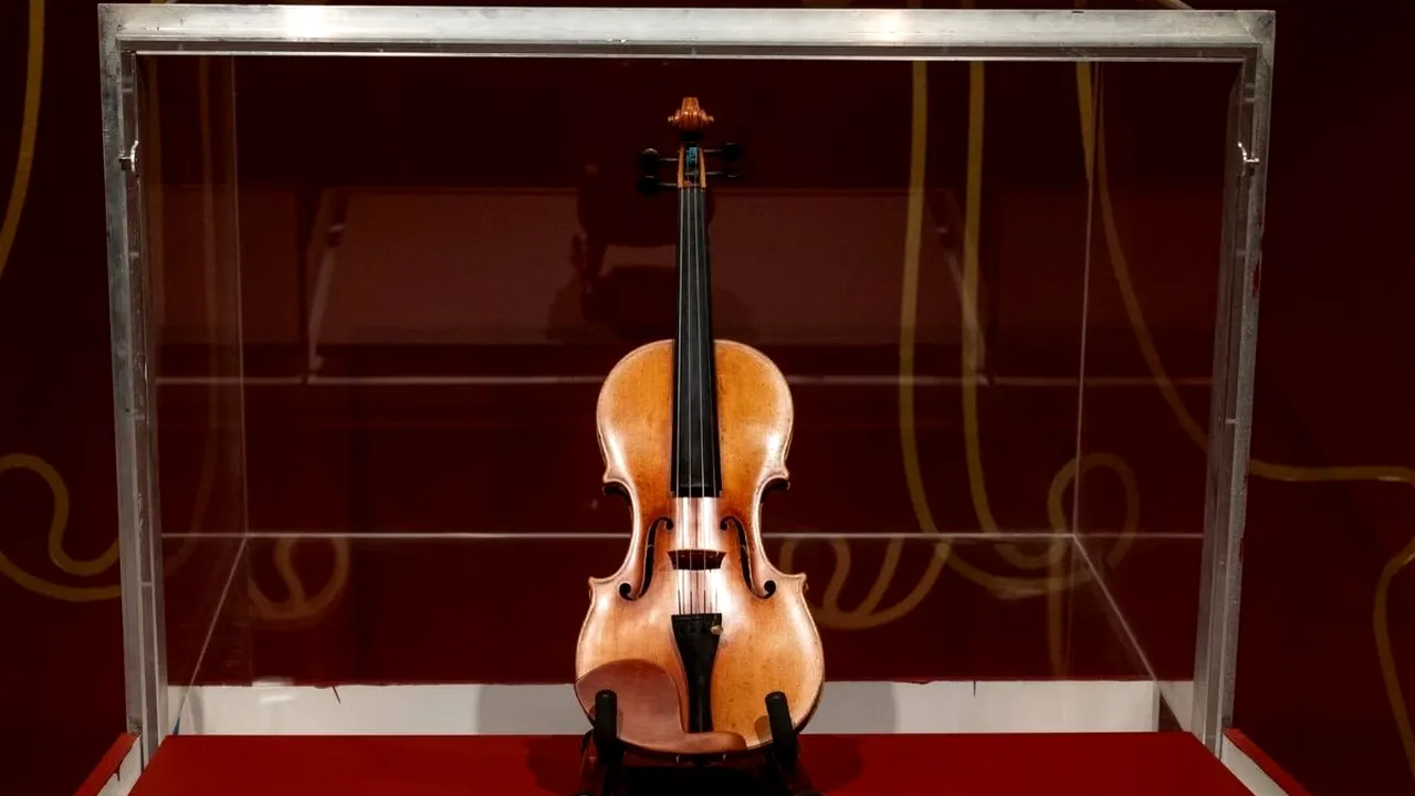 Vioară Stradivarius veche de trei sute de ani, vândută pentru 11 milioane de dolari la New York