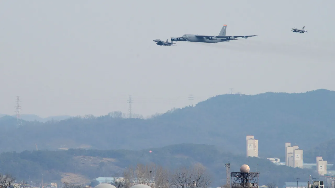 Statele Unite ale Americii au trimis bombardiere în apropierea Coreei de Nord, într-o demonstraţie de forţă