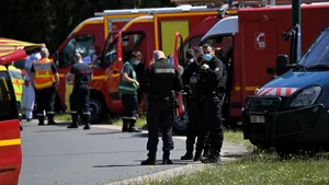 Incident islamist în Franţa, lângă Nantes. Trei răniţi între agenţii de poliţie. Agresorul a fost împuşcat mortal, după îndelungi căutări