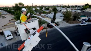 Poliţia şi autoritatea anti-monopol au efectuat percheziţii la distribuitorii de energie din Bulgaria