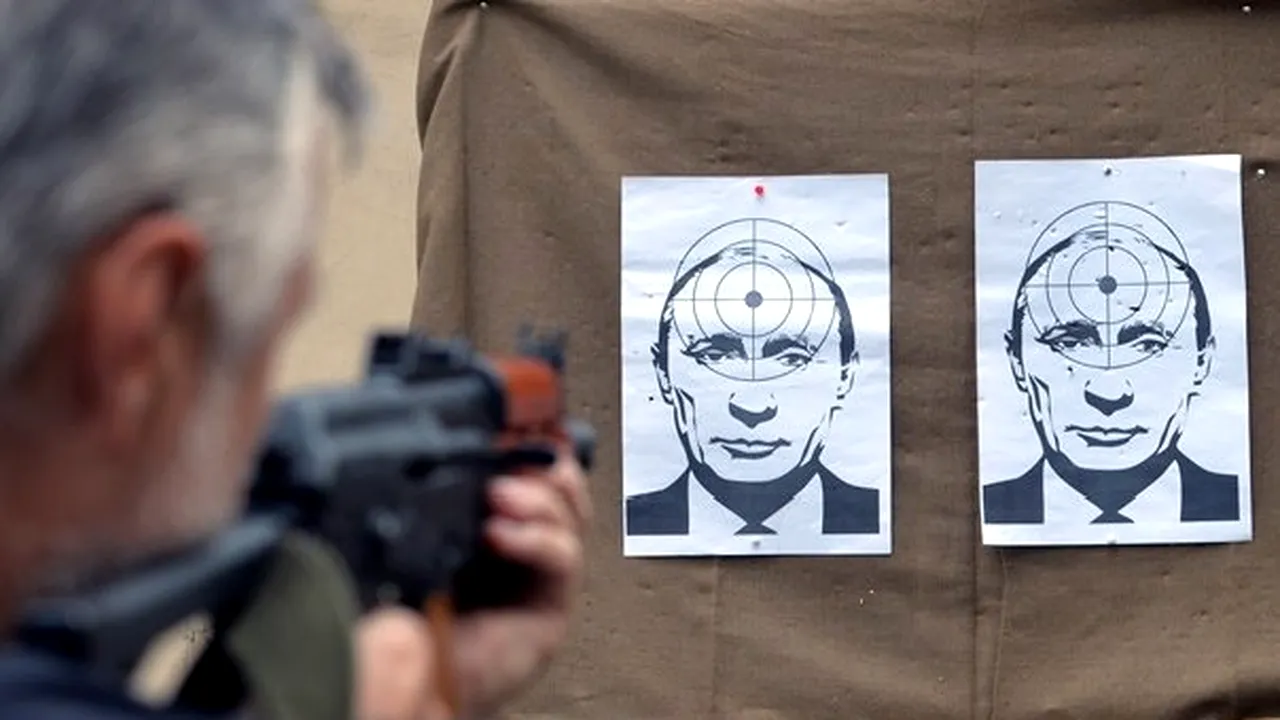 Fotografii cu Vladimir Putin sunt folosite ca ţintă într-un poligon din vestul Ucrainei - FOTO
