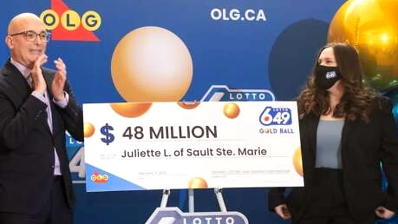 O adolescentă din Canada a câştigat 48 de milioane de dolari la loto din prima încercare