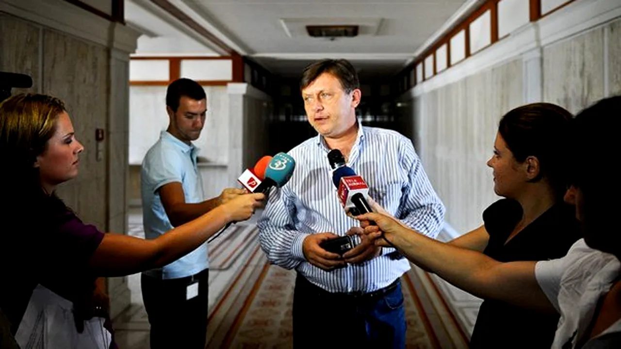 Antonescu: Prezenţa non-stop a presei la Comisia de revizuire afectează. Unii vor să se audă vorbind