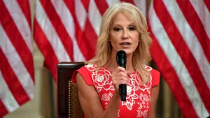 Consiliera lui Trump, Kellyanne Conway, pleacă de la Casa Albă, cu două luni înaintea alegerilor prezidenţiale